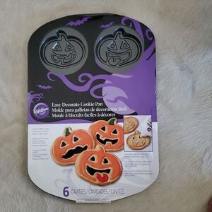 Wilton Halloween Cookie Pan 6 Pumpkin Nonstick Aluminum Orange Bakeware